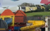 Faciadan dönüldü: TIR, çocuk parkının yakınında de... Faciadan dönüldü: TIR, çocuk parkının yakınında de...