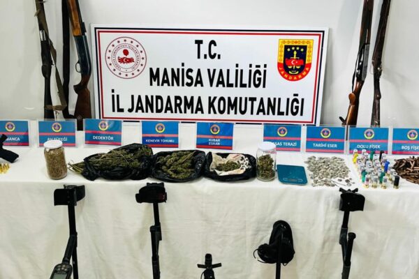 Salihli’de kaçakçılık operasyonu: 2 gözaltı