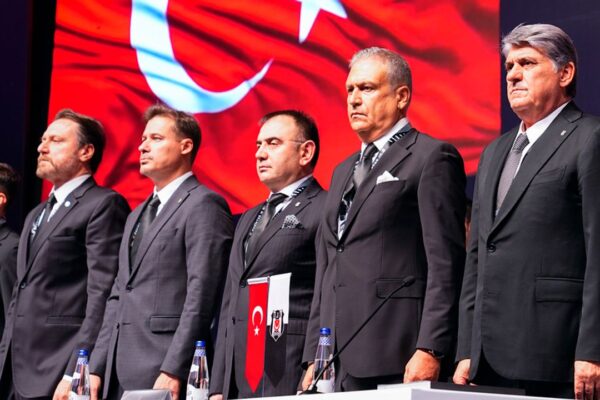 Beşiktaş’ta başkan Serdal Adalı ibra edildi!