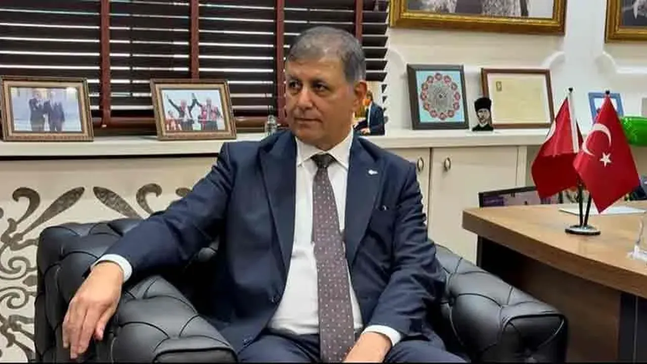 Başkan Tugay’dan çıplak ayaklı eylem açıklaması: Gerekeni en kısa sürede yapacağız!