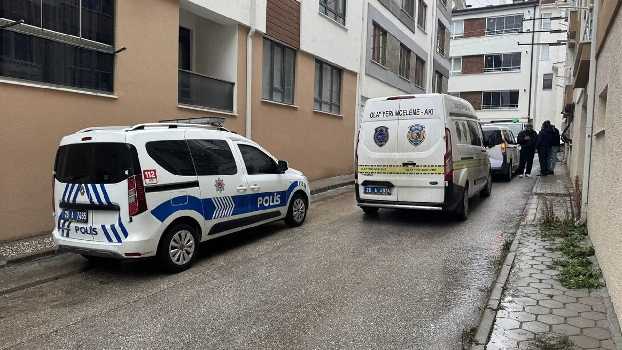 27 yaşındaki genç evinde ölü bulundu