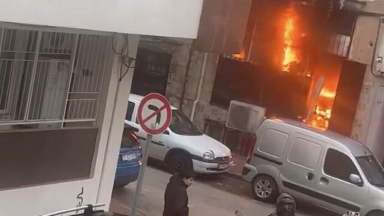 Manisa’da oyun salonu yandı