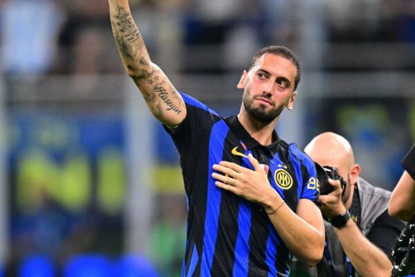 Inter’den Hakan Çalhanoğlu kararı