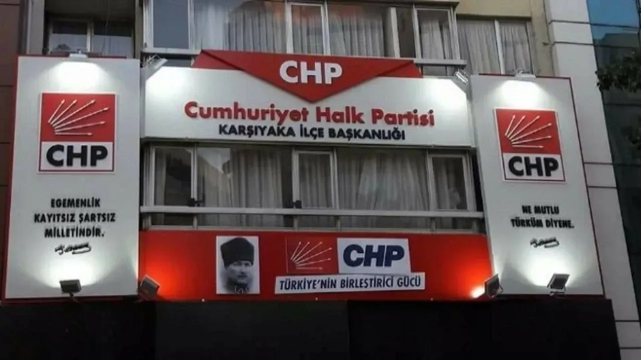 Karşıyaka’da CHP’den 4 meclis üyesi istifa etti